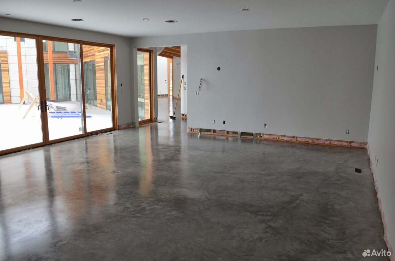 Бетонный пол. Наливной бетонный пол. Бетонный пол в квартире. Полированный бетонный пол в квартире.