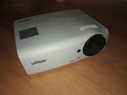 Мультимедийный проектор Vivitek D556