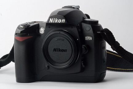 Фотоаппарат Nikon D70s body