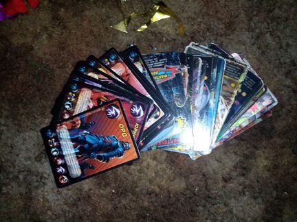 Различные карточки с супер-героями