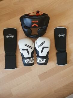 Боксерские перчатки шлем