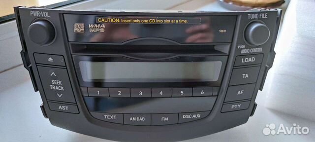 Штатная магнитола на Toyota RAV4