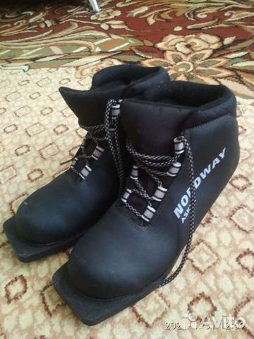 Лыжные ботинки б/у 40 размер