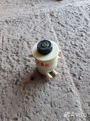 Рено Логан бачок гур