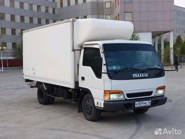 Isuzu фургон сбоку 3 тонны