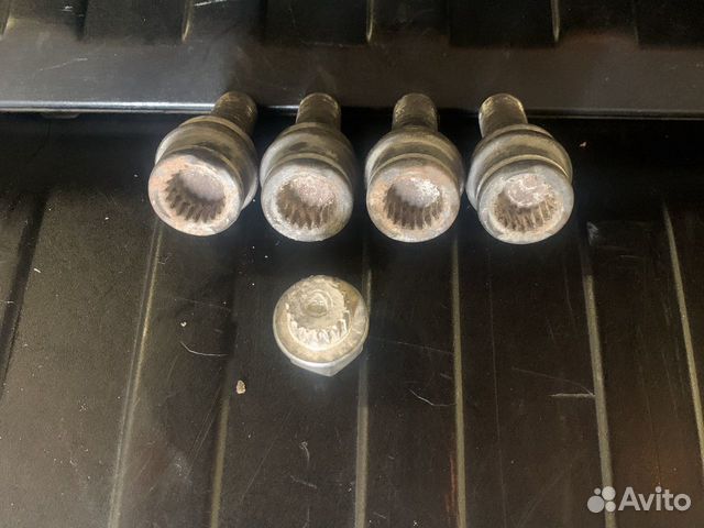 Комплект колёсных секреток бмв x5 x6