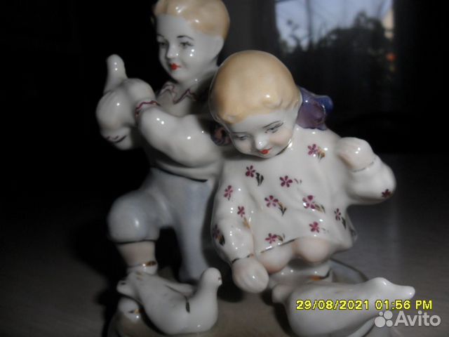 Статуэтка фарфоровая 