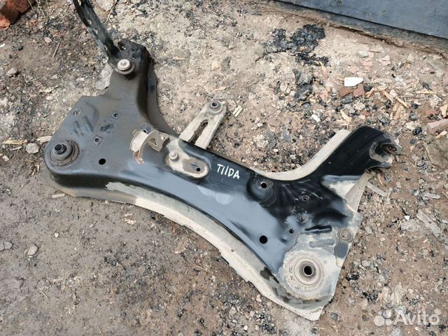 Подрамник Nissan Tiida C11