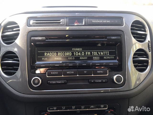 Штатная магнитола на volkswagen tiguan