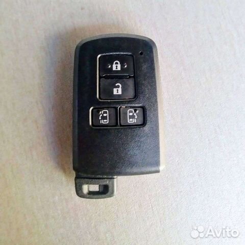 Смарт ключ Toyota Sienta Voxy Noah
