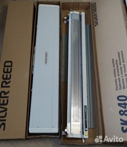 Двухфонтурная вязальная машина Silver Reed SK840