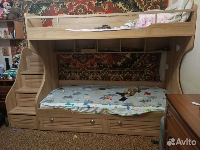 Двухъярусная кровать