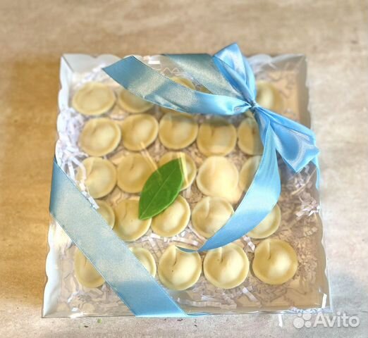 Шоколадные пельмени с сухофруктами внутри