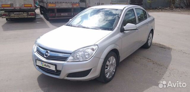 Opel Astra 1.8 AT, 2011, 81 500 км