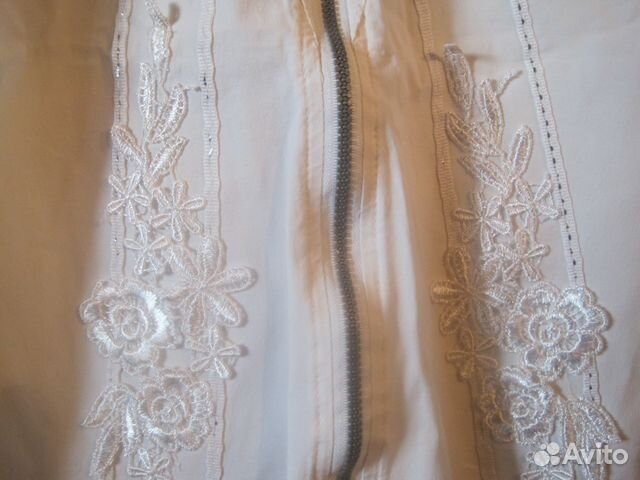 1989 Белая красивая кофта с вышитыми цветами 28 см 1989 Белая красивая кофта с вышитыми цветами 28 см