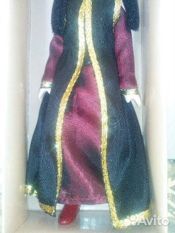 Кукла в Калмыцком праздничном костюме. Фарфор