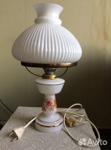 Лампа настольная со стеклянным абажуром— фотография №1