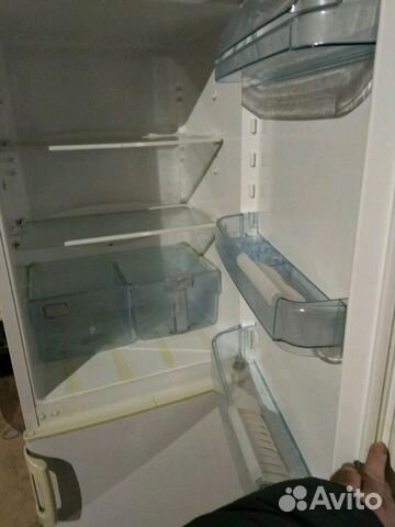 Холодильник (требует ремонта)