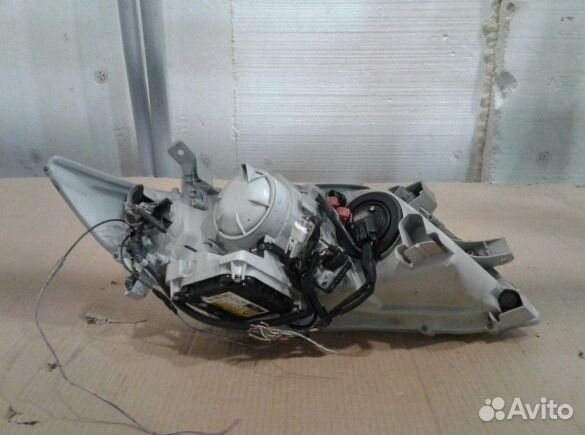 Фара левая ксенон Toyota Camry 40