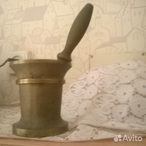 Ступка, подсвечники (латунь, дерево)