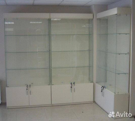 Витрина со стеклянными дверьми, экономпанелями Витрина со стеклянными дверьми, экономпанелями