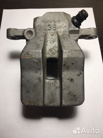 Toyota rav4 2.0 2006-2013 Тормозной суппорт правый