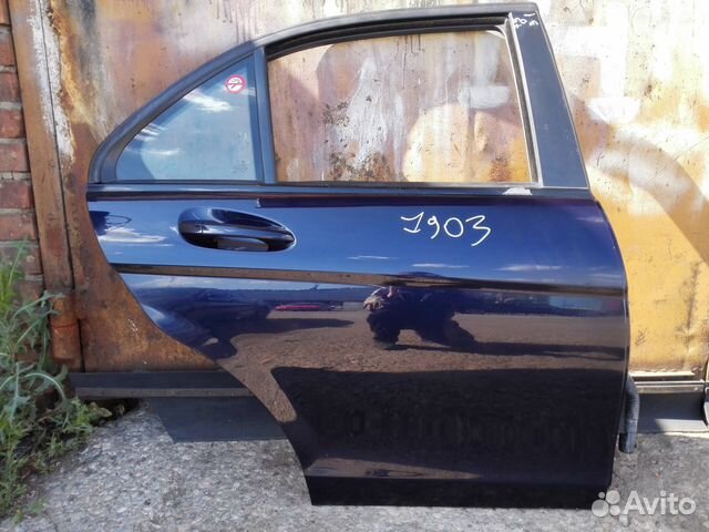 Дверь задняя Mercedes W204 правая