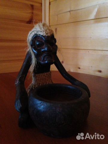 Статуэтка из дерева