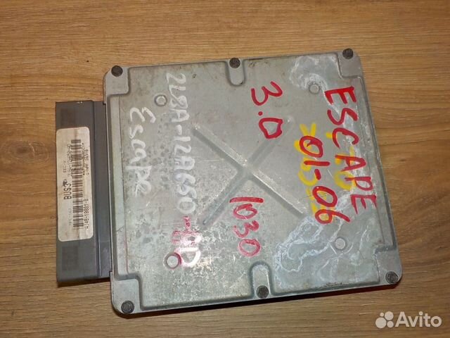 Блок управления двигателем Ford Escape