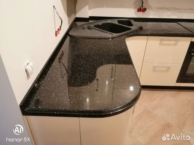 Столешница из черного камня