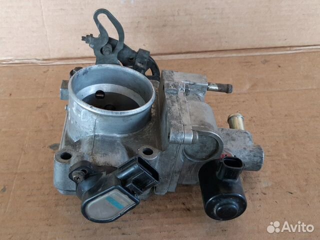 Дросельная заслонка Мазда Кседос 6 v2.0