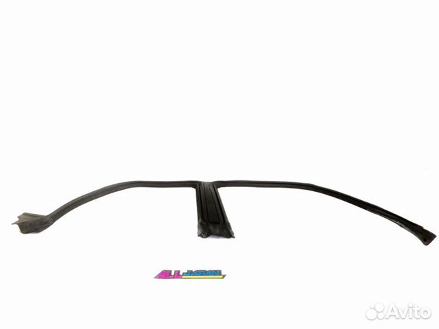 Молдинг, уплотнитель стекла правый Subaru Impreza