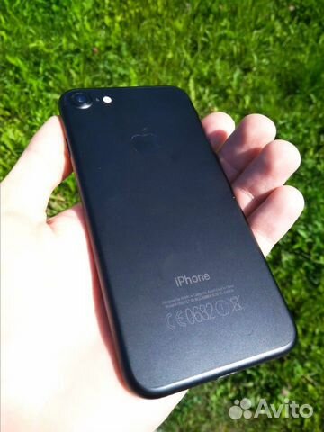 iPhone 7 черный на 32 Гб