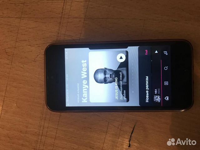 Продам iPhone se