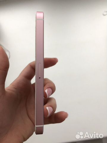 Телефон iPhone SE 32 Gb