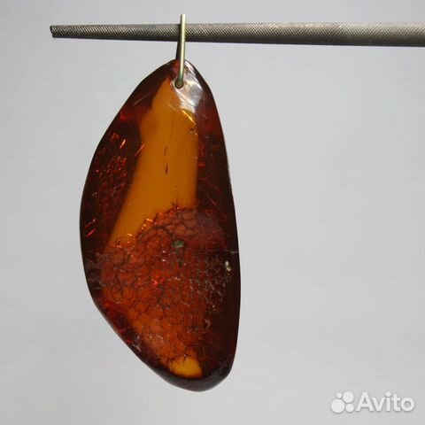 Винтажный кулон с натуральным янтарем Винтажный кулон с натуральным янтарем