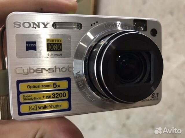 Цифровой фотоаппарат Sony