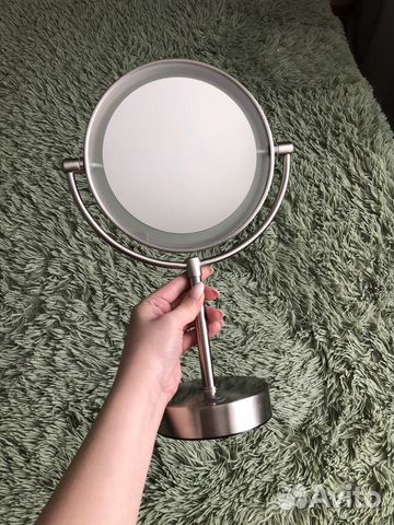 Настольное зеркало с подсветкой
