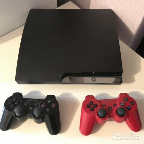 Игровая консоль авито. PLAYSTATION 3 Slim 320gb 2 джойстика. Ps3 Slim 320gb с красным джойстиком. Sony PLAYSTATION 3 + 2 джойстика. Ps3 Slim 1 геймпад и провода.