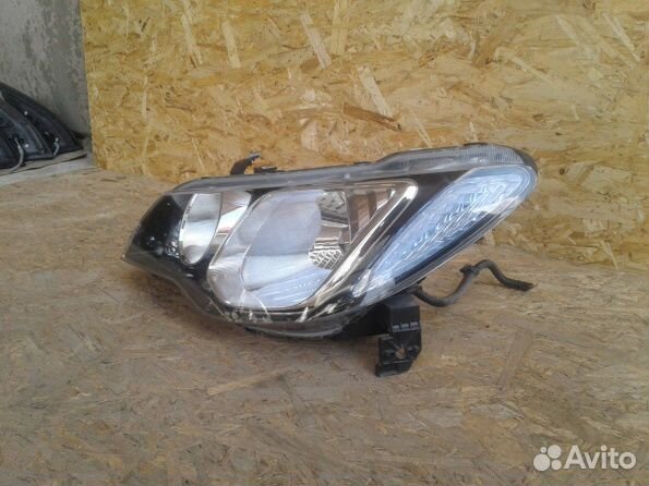 Фара передняя левая Honda Civic 4D FD 2006-2011 Фара передняя левая Honda Civic 4D FD 2006-2011
