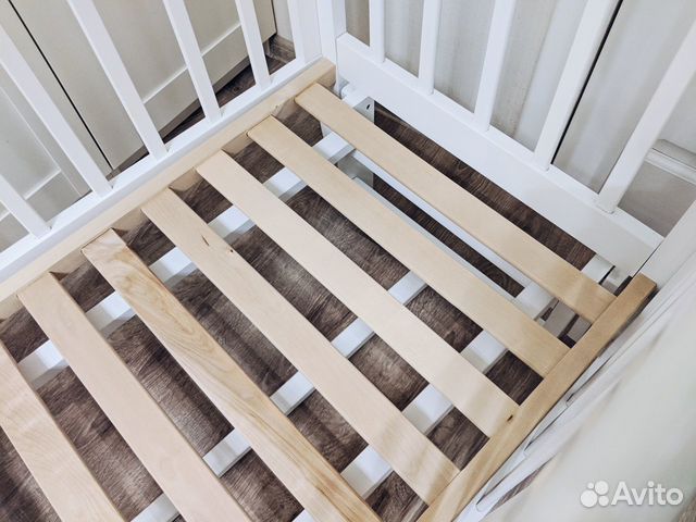 Детская кровать с маятником Соня из березы