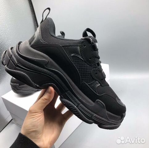 Кроссовки Balenciaga Triple S Кроссовки Balenciaga Triple S