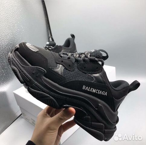 Кроссовки Balenciaga Triple S Кроссовки Balenciaga Triple S