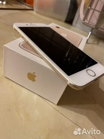 Телефон iPhone 7 Gold 32GB Телефон iPhone 7 Gold 32GB