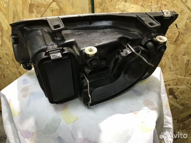 Фара правая Volkswagen Bora