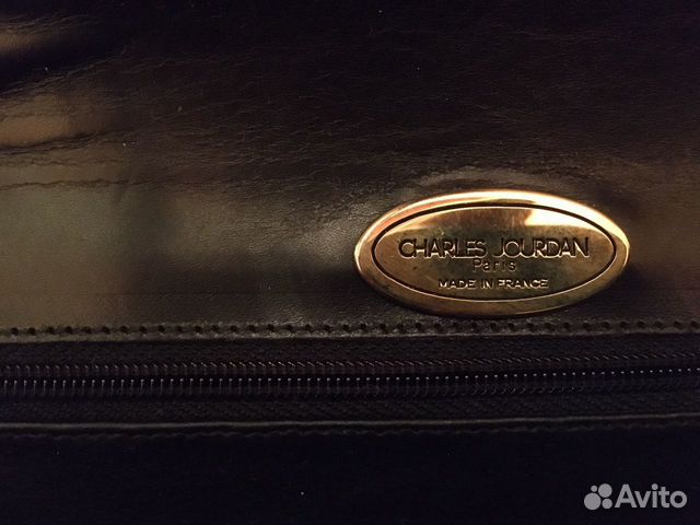 Клатч, и как сумка Charles Jourdan Клатч, и как сумка Charles Jourdan