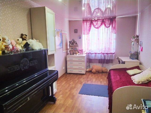 3-room apartment, 70 m2, 3/5 floor. 89789338155 buy 1