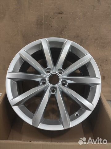 Оригинальные диски Volkswagen R17 Оригинальные диски Volkswagen R17