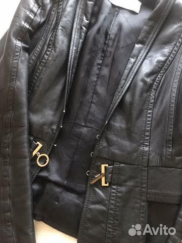 Куртка кожаная Elisabetta Franchi, размер S Куртка кожаная Elisabetta Franchi, размер S