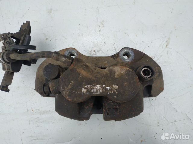 Суппорт передний левый Mercedes w164 x164 w251 ML Суппорт передний левый Mercedes w164 x164 w251 ML